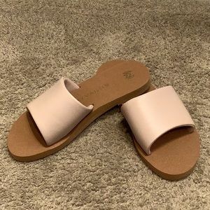 Malvados slides, size 9 ladies, blush pink